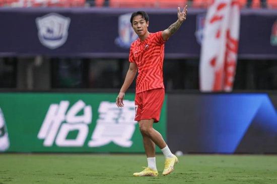 本赛季目前为止，21岁的皮罗拉为萨勒尼塔纳出场14次，其中13次首发，萨勒尼塔纳对皮罗拉的要价为800万欧元至1000万欧元。